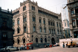 14.12.1995 - Delante de Palacio Postal