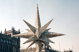 14.12.1995 - Weihnachtsvorbereitung auf dem Zócalo