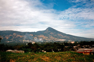 27.12.1995 - Gebirgskette mit ehemaligem Vulkan