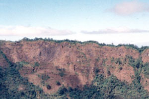 08.01.1996 - Vulkankrater nahe der Stadt