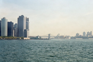07-09-02 - East-River, Brooklyn and Brooklyn-Bridge on my way to the Statue of Liberty