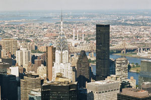 07.09.2002 - Chrysler Building gesehen vom Empire State Building