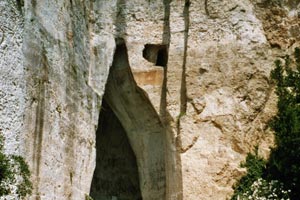 16.06.2004 - Das Ohr des Dionysios - bei Siracusa - eine riesige Grotte