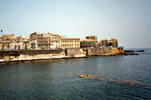 16.06.2004 - Siracusa - Insel Ortigia - Blick auf die Insel