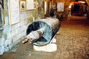18.06.2004 - Archimedische Schraube im Salzmuseum von Nubia