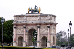 17-04-08 - Triumphal arch close to the Louvre