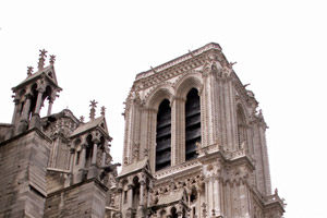 18.04.2008 - Blick von der Seite auf Notre Dame