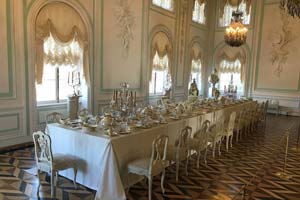 05.10.2019 - Im Schloss Peterhof auf der Insel Peterhof etwas ausserhalb von Sankt Petersburg